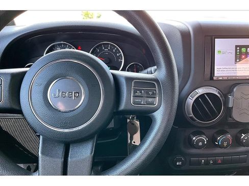 Used 2012 Jeep Wrangler Sport AWD/4WD image 27
