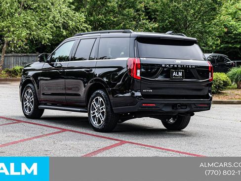 Used 2025 Ford Expedition Active AWD/4WD image 9
