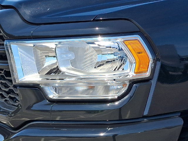 Used 2024 RAM 2500 Tradesman w/ Chrome Appearance Group AWD/4WD image 9