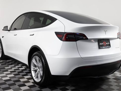 Used 2021 Tesla Model Y Long Range AWD/4WD image 5
