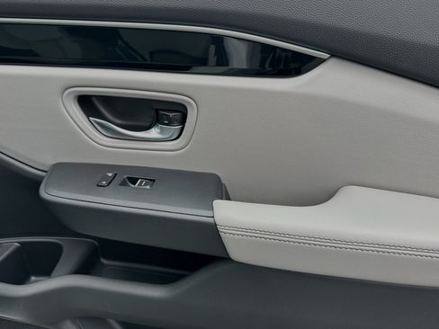 Certified 2025 Honda Pilot Touring image 20