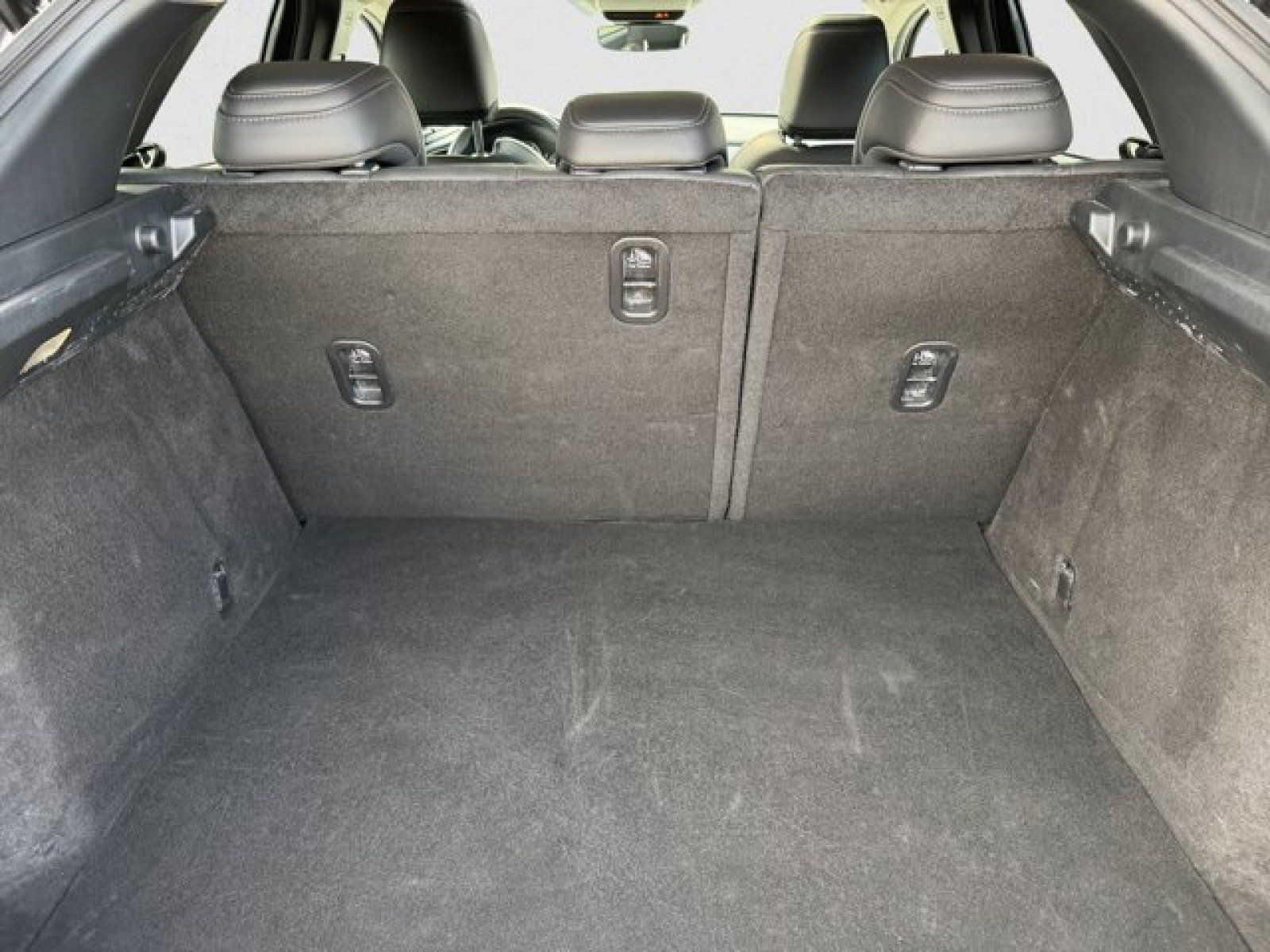 Used 2025 MAZDA CX-30 AWD 2.5 S w/ Preferred Package image 18