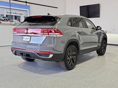 New 2026 Volkswagen Atlas Cross Sport SE FWD image 4