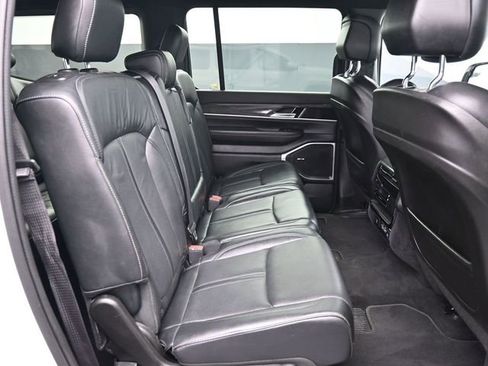 Used 2022 Jeep Wagoneer Series III image 33