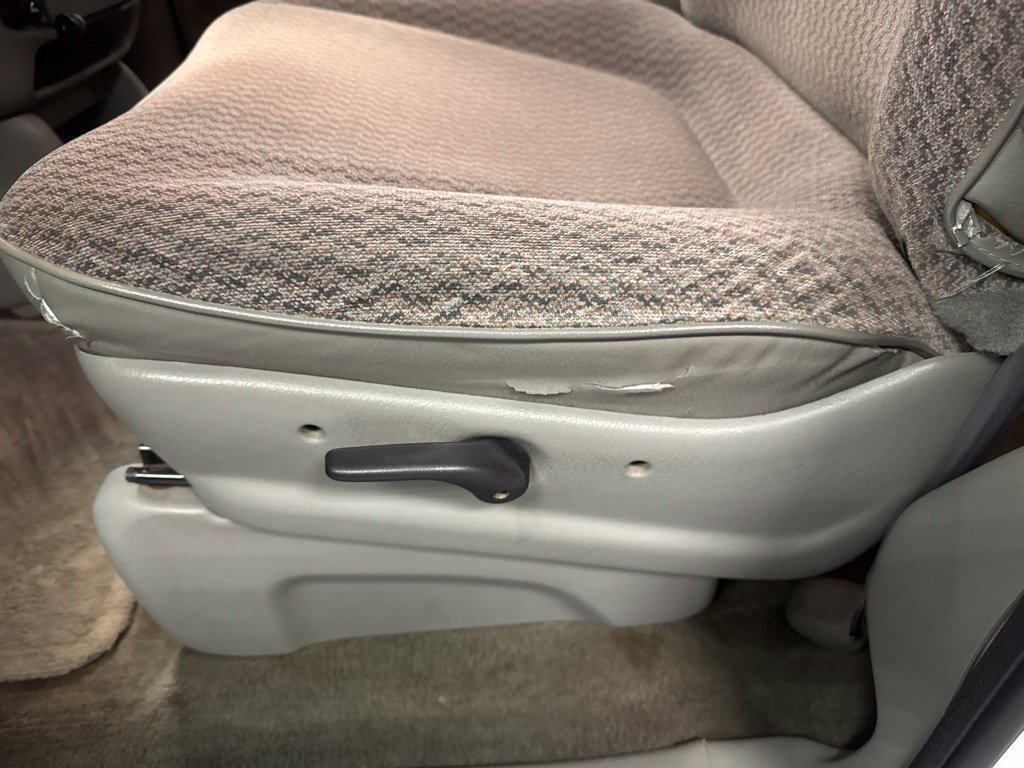 Used 2000 Dodge Grand Caravan SE FWD image 18
