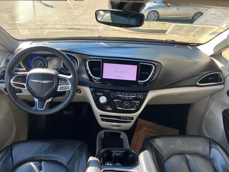 Used 2022 Chrysler Pacifica Touring-L w/ Uconnect Theater Family Group FWD image 9