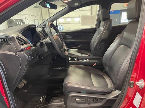 Used 2024 Honda Odyssey Sport image 9
