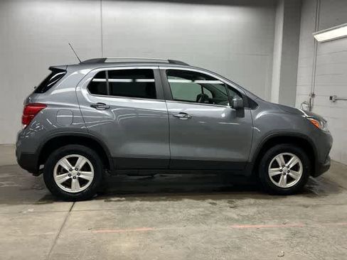Used 2019 Chevrolet Trax LT w/ LT Convenience Package image 3