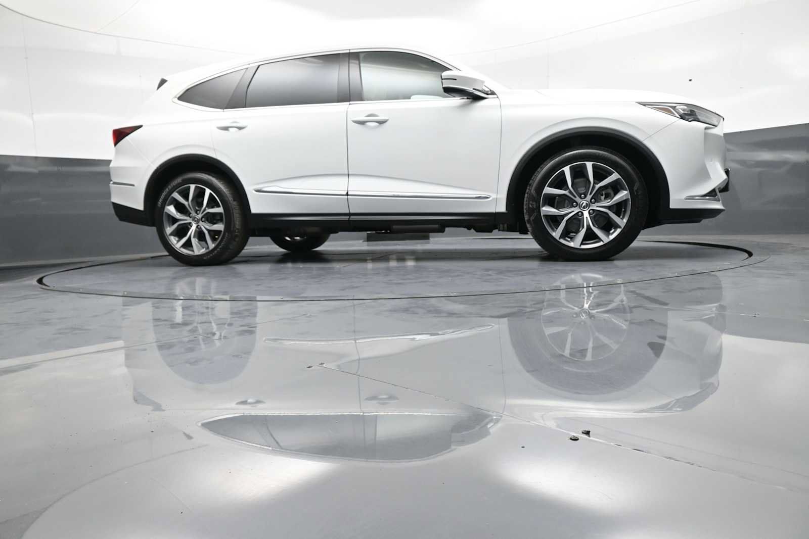 Certified 2024 Acura MDX w/ Technology Package AWD/4WD image 31