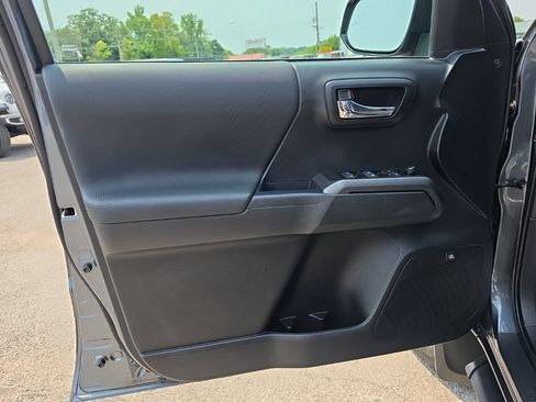 Used 2023 Toyota Tacoma TRD Pro AWD/4WD image 18