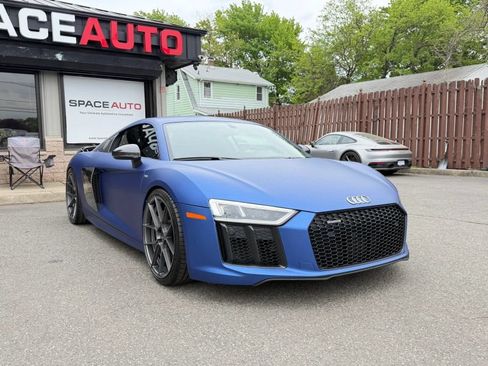 Used 2017 Audi R8 V10 plus AWD/4WD image 4