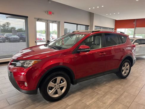 Used 2013 Toyota RAV4 XLE FWD image 10