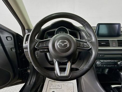 Used 2018 MAZDA MAZDA3 Touring image 11