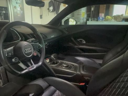 Used 2017 Audi R8 V10 w/ Carbon Exterior Package AWD/4WD image 9