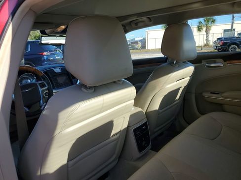 Used 2014 Chrysler 300 C image 11