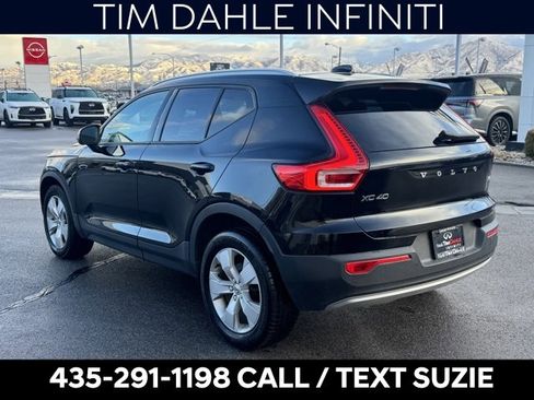 Used 2022 Volvo XC40 T5 Momentum image 6