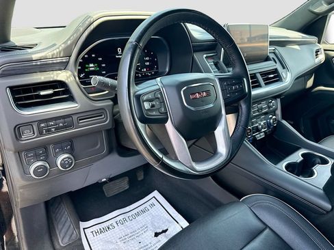Used 2023 GMC Yukon XL SLT w/ SLT Luxury Package AWD/4WD image 11