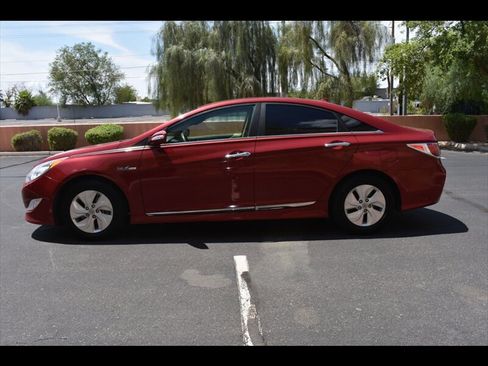 Used 2015 Hyundai Sonata Hybrid FWD image 4