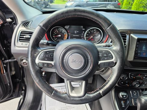 Used 2017 Jeep Compass Trailhawk w/ Leather Interior Group AWD/4WD image 20