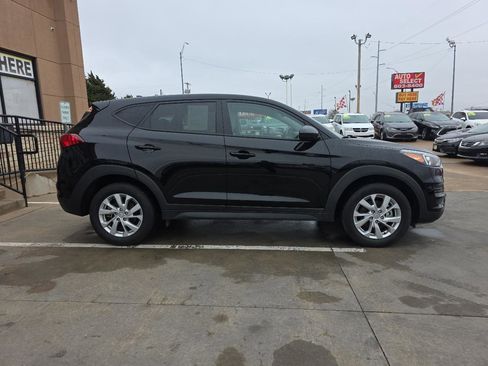 Used 2021 Hyundai Tucson SE image 4