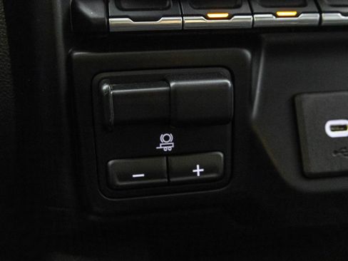 Used 2021 GMC Sierra 1500 Denali w/ Driver Alert Package II AWD/4WD image 33