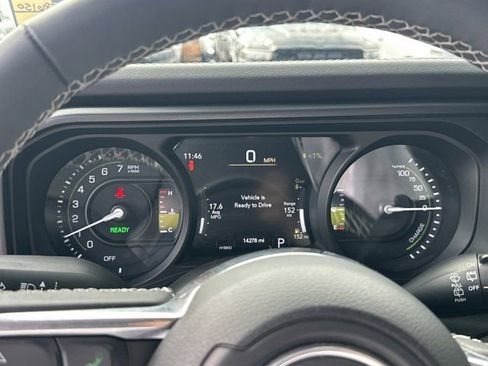 Certified 2025 Jeep Wrangler Unlimited Sahara w/ Safety Group image 28