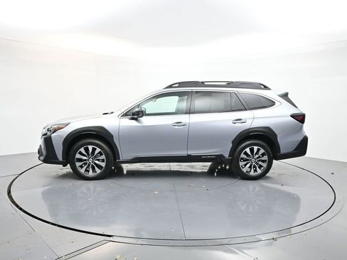 Used 2023 Subaru Outback Limited XT image 4