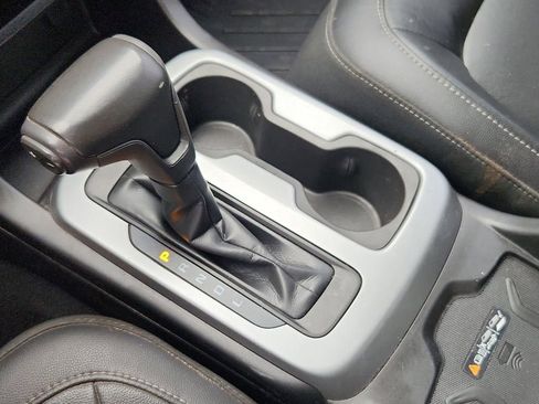 Used 2019 Chevrolet Colorado ZR2 image 30