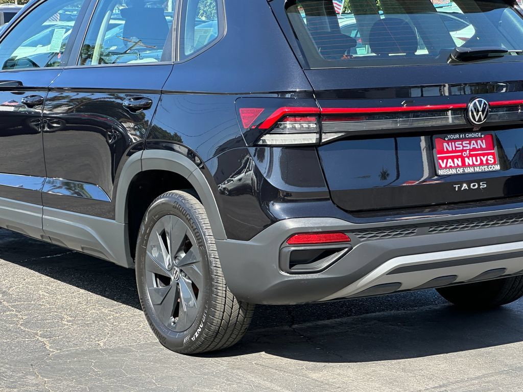 Used 2025 Volkswagen Taos S FWD image 5