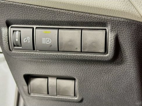 Used 2025 Toyota Corolla Cross L FWD image 15