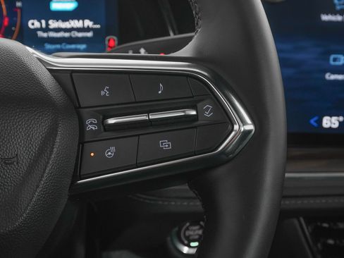 Used 2026 Chevrolet Suburban Z71 w/ Comfort Package image 24