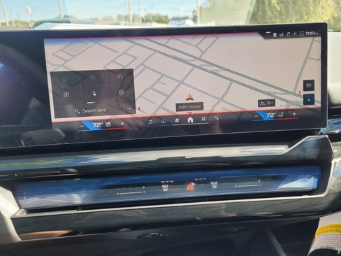 Used 2025 BMW i5 M60 w/ Premium Package image 21