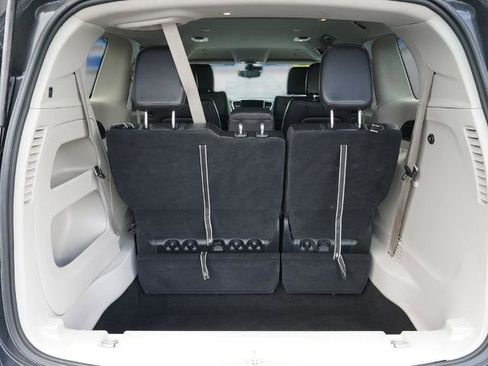 Used 2023 Chrysler Pacifica Touring-L FWD image 25