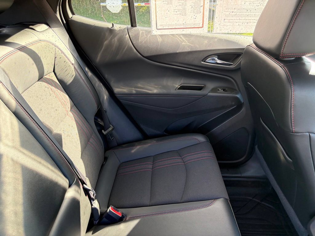 Used 2024 Chevrolet Equinox RS FWD image 35
