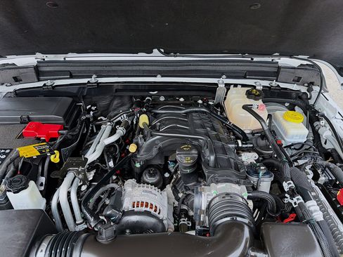 Used 2022 Jeep Wrangler Unlimited Sahara w/ Cold Weather Group image 36