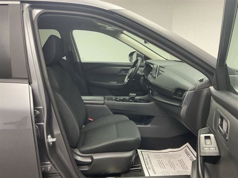 Used 2024 Nissan Rogue S FWD image 22