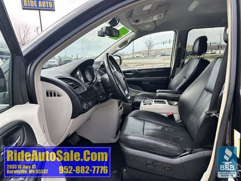 Used 2012 Chrysler Town & Country Touring-L w/ Entertainment Group #2 image 10