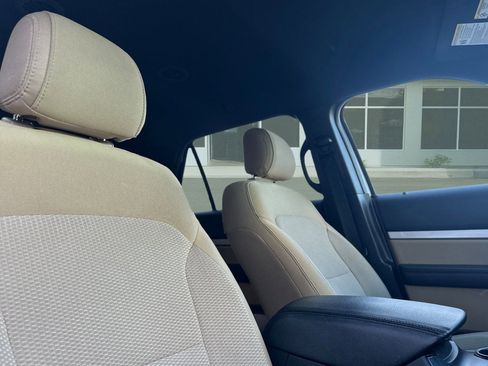 Used 2016 Ford Explorer XLT w/ Equipment Group 201A image 26