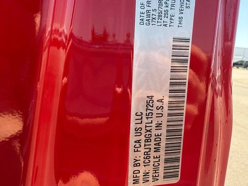 Used 2026 Jeep Gladiator Rubicon AWD/4WD image 32