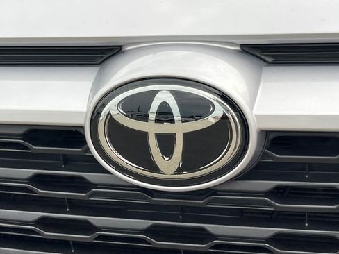 Certified 2021 Toyota RAV4 XLE w/ XLE Grade Weather Package AWD/4WD image 16