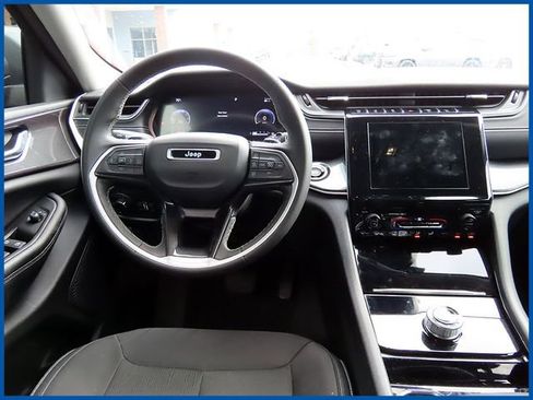 Certified 2023 Jeep Grand Cherokee Laredo w/ Trailer Tow Prep Group (B) image 11