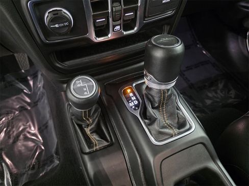 Used 2023 Jeep Gladiator Overland image 26