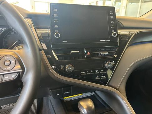 Used 2021 Toyota Camry XSE FWD image 18