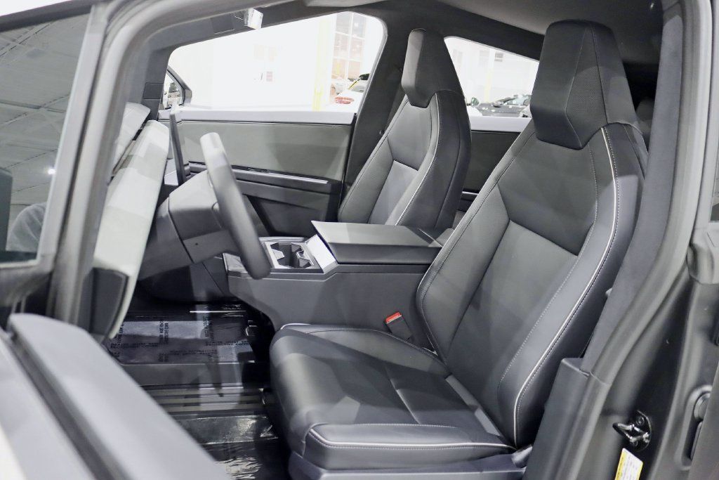 Used 2026 Tesla Cybertruck Cyberbeast AWD/4WD image 28