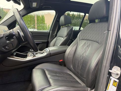 Used 2022 BMW X5 xDrive40i w/ M Sport Package AWD/4WD image 4