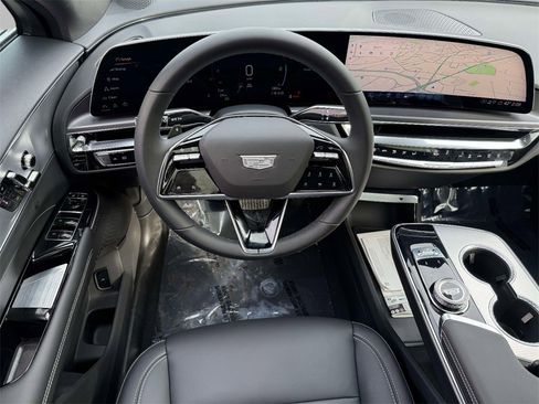 Used 2024 Cadillac Lyriq Tech image 4