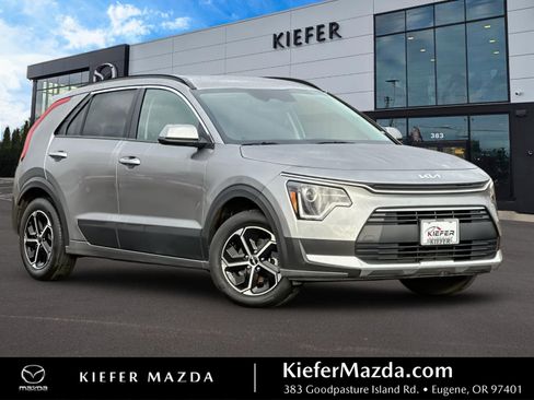 Used 2024 Kia Niro LX image 1