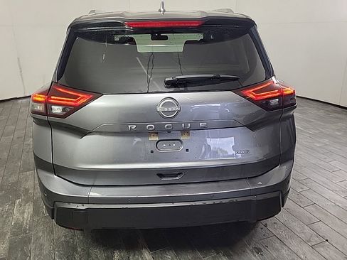 Used 2025 Nissan Rogue SV image 6