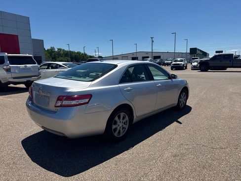 Used 2011 Toyota Camry LE w/ LE Extra-Value Pkg FWD image 7