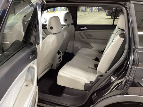 Certified 2023 Volkswagen Tiguan SE R-Line FWD image 13